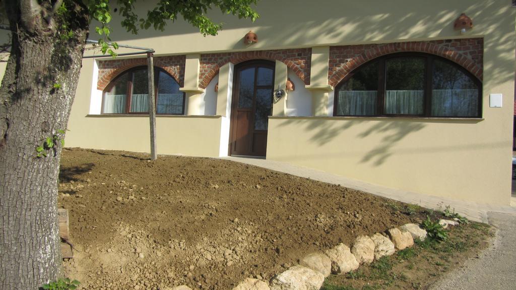 شقة Turisticna Kmetija Cebelji Gradic Rogašovci المظهر الخارجي الصورة